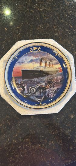 Bradford Exchange Titanic plates