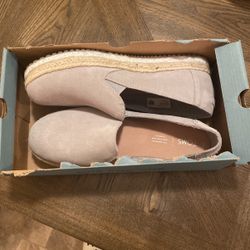 Toms Shoes