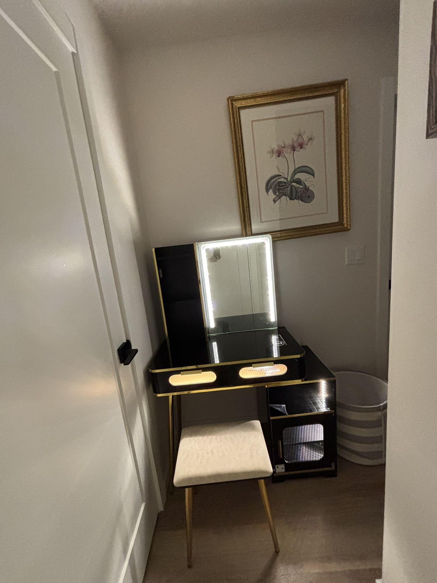 **Luxurious Black & Gold Vanity Set - Brand New & Ready to Use!**