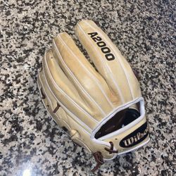 A2000 Baseball Glove 