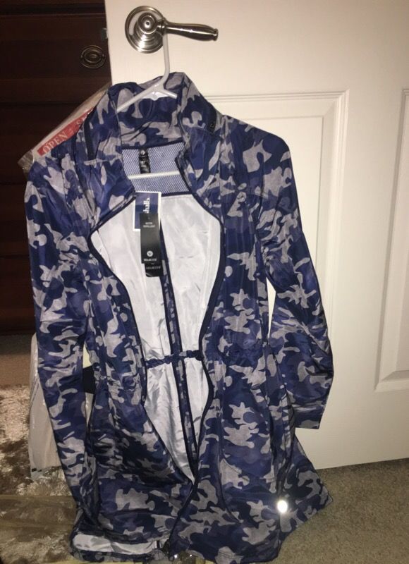 Water resistant camouflage raincoat