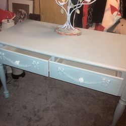 Desk/ Vanity, Consol Table ,mint condition, $185!!!odu area