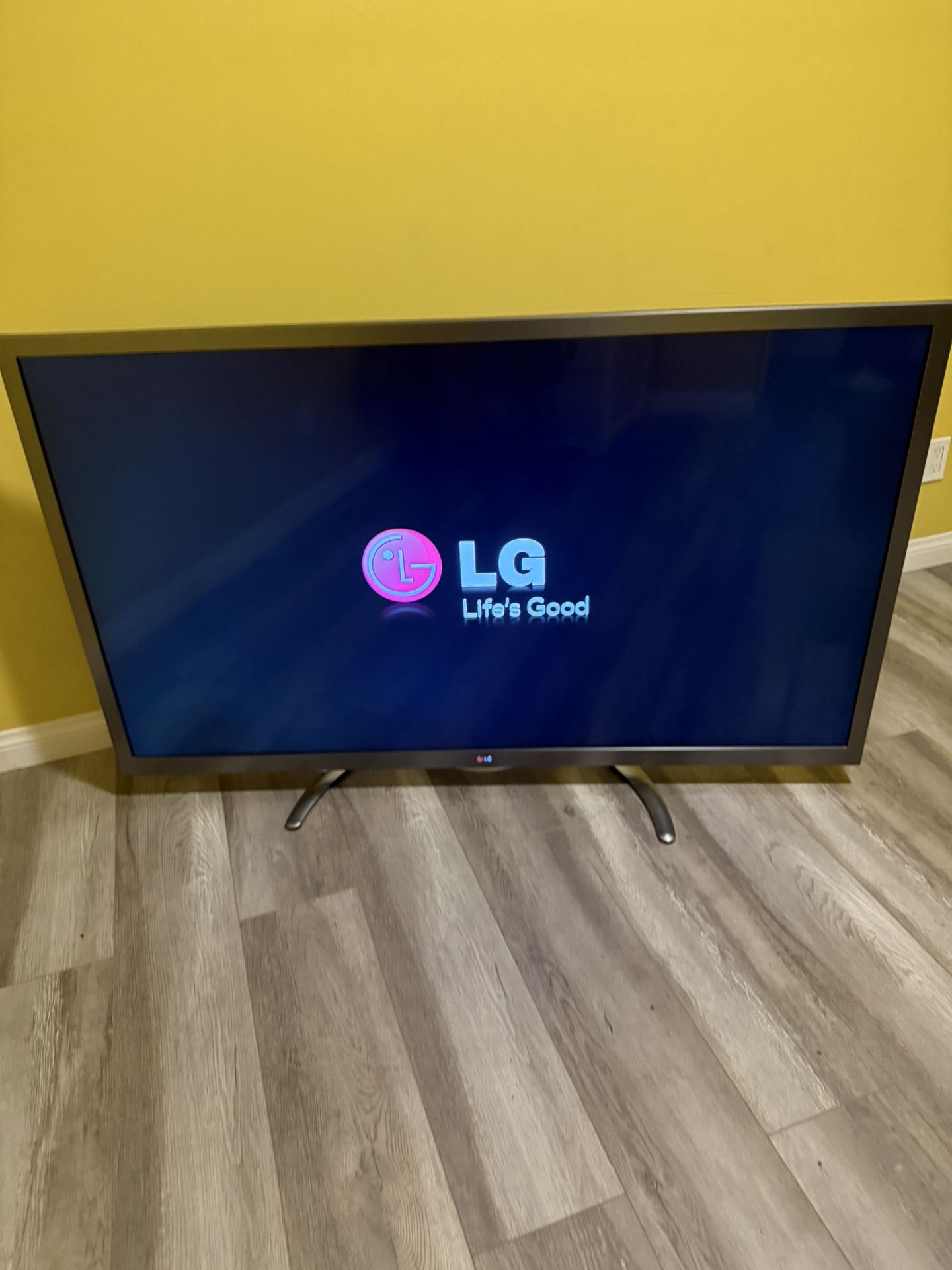 LG TV 55”