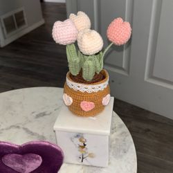 Knitted Tulip Flowers