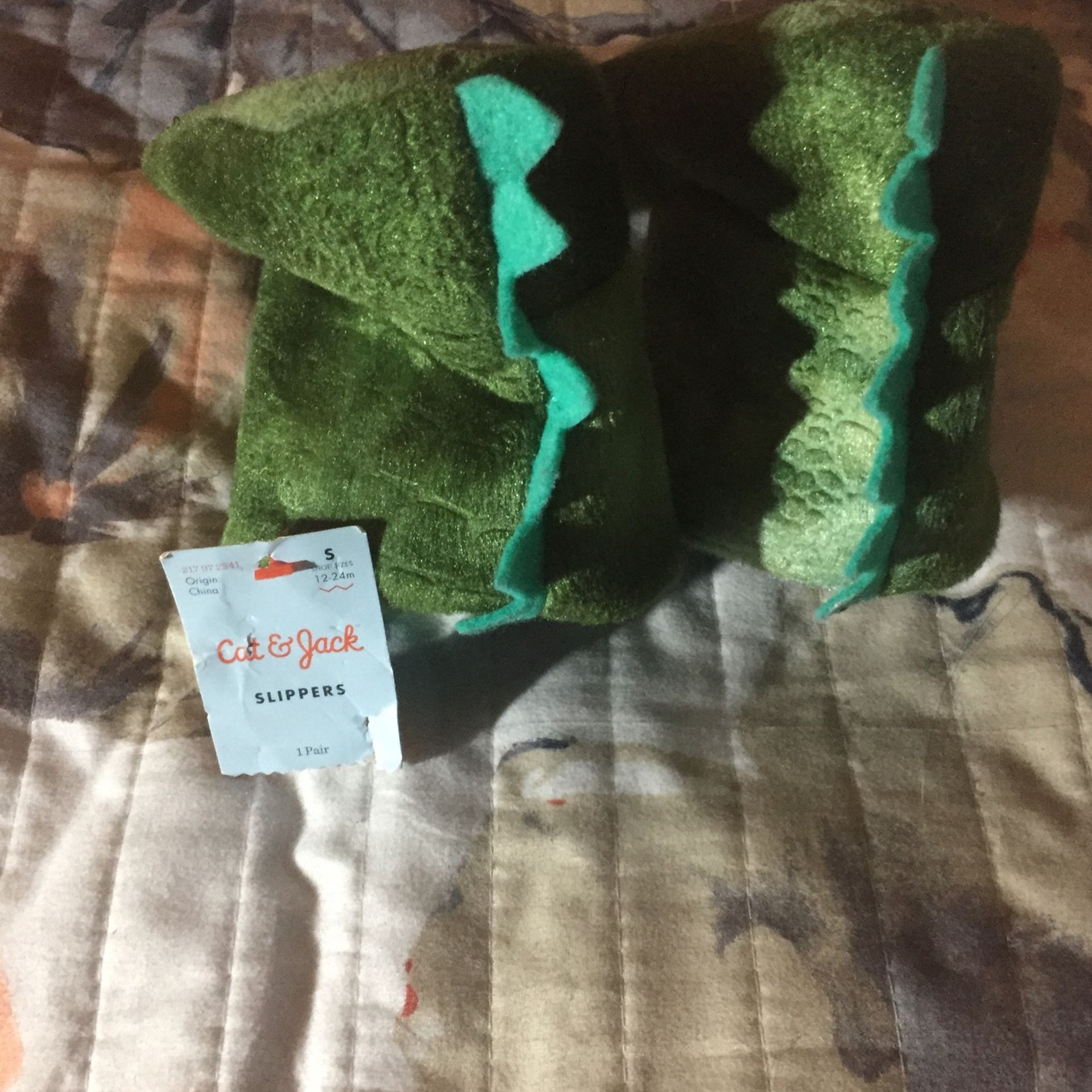 Kids Cat And Jack Slippers Size 12 -24mon