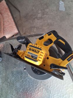 Dewalt flexvolt brushless 7"1/4 circular saw tool only