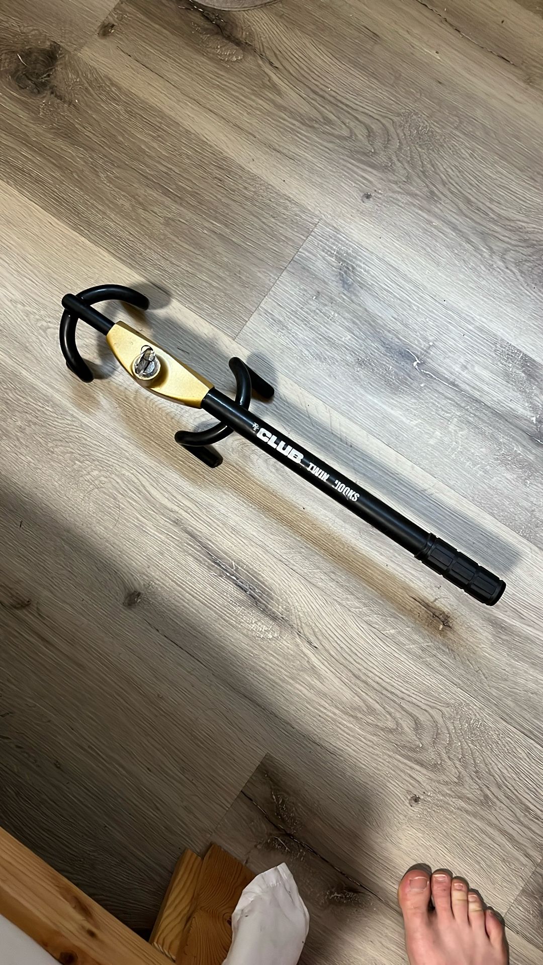 Steering wheels lock