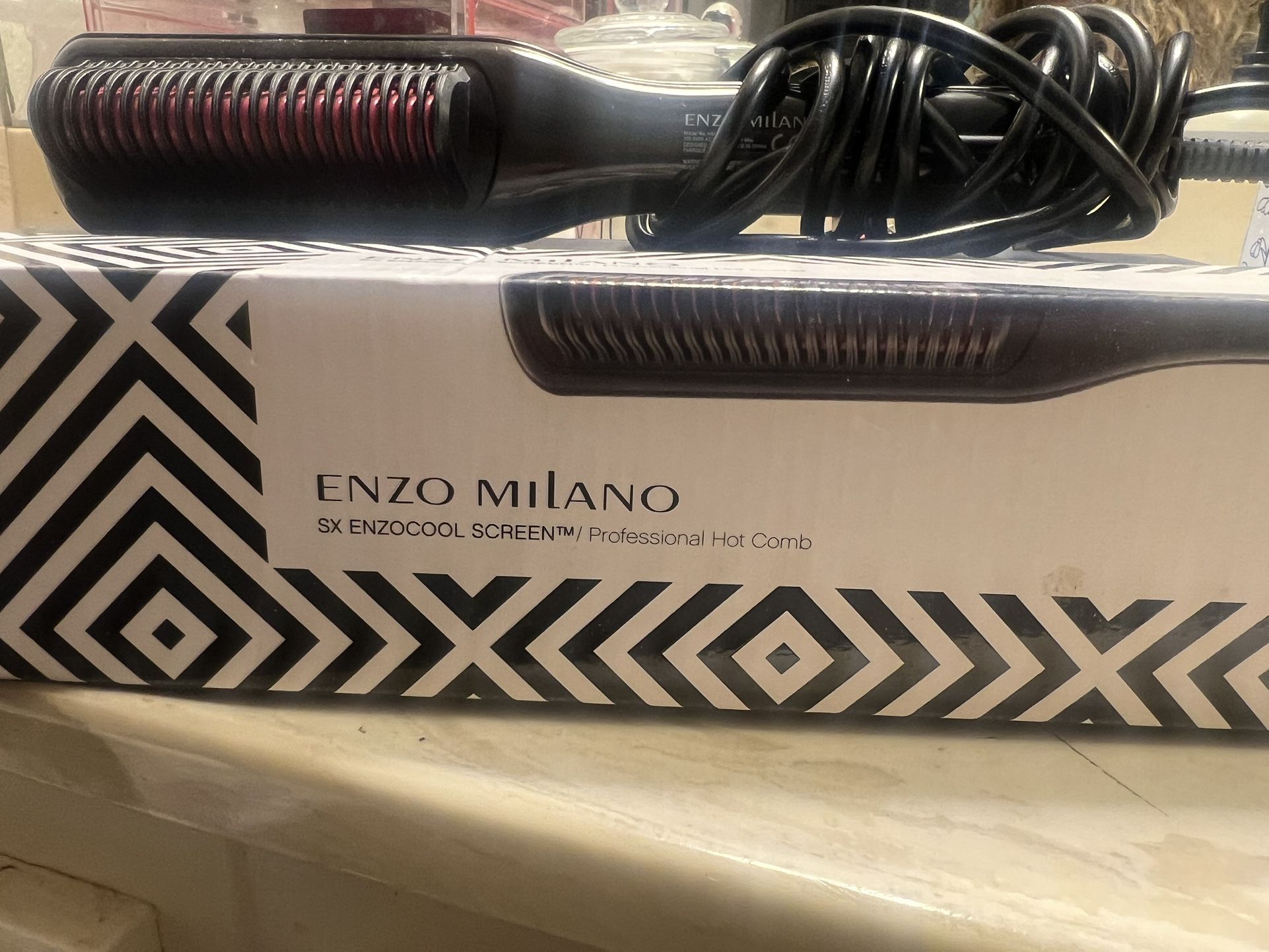 Hot Straightening Comb