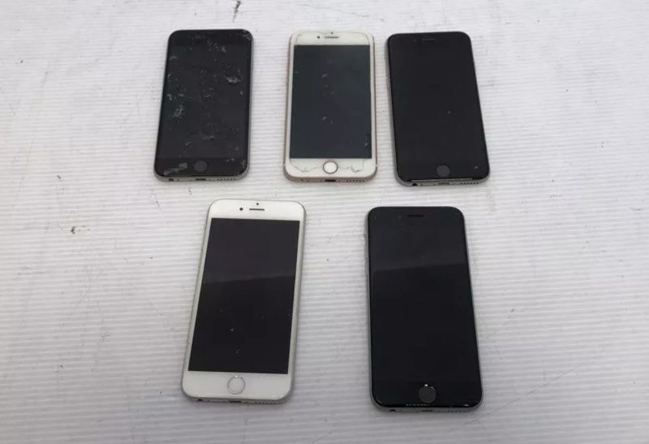 Lot Of 5 Apple iPhone 6s A1688 64GB iPhone 6 A1549 And iPhone 6s A1633 Silver