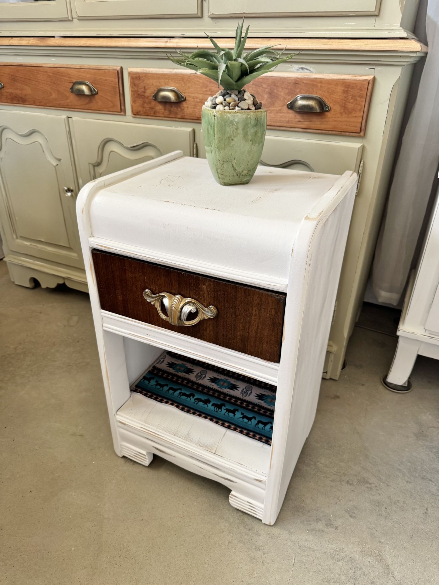 Nightstand / Side Table