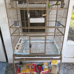 Bird Cage In Excellent Condition 