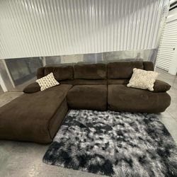 Couch L 