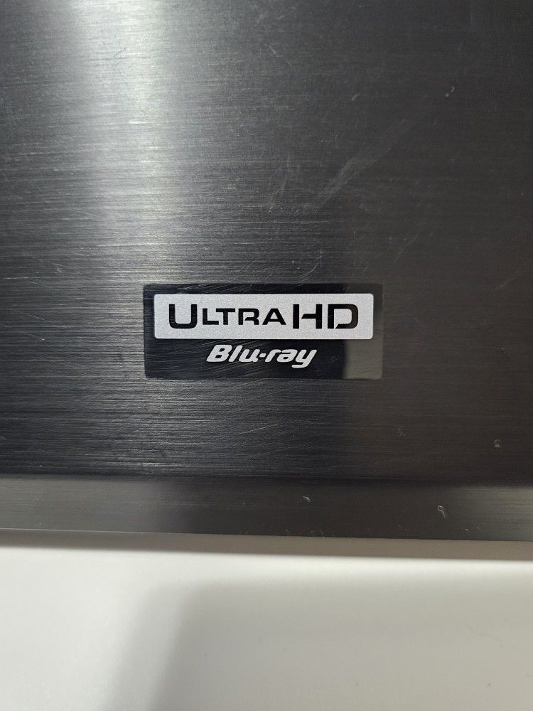 Samsung UBD-M8500 4K Ultra HD Blu-ray, CD Player, & Dual Band WiFi