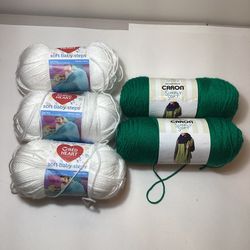 Yarn Lot of 5 White (3) & Green (2) Knitting Crochet Crafts SEE PHOTOS! Meet up location in description READ!