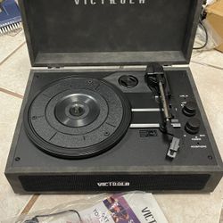 Victrola Bluetooth Turntable + Built-in Speakers