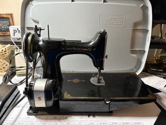 Vintage Singer Manufacturing Co. Sewing Machine
