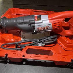 Milwaukee 12 Amp SAWZALL Reciprocating Saw with Case