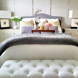 Gorgeous Like New Queen Bed