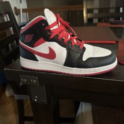 Big Kids Jordan 1 Size 7 