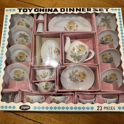 Toy China Dinner 