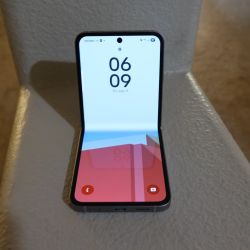 Samsung Galaxy Flip 6
