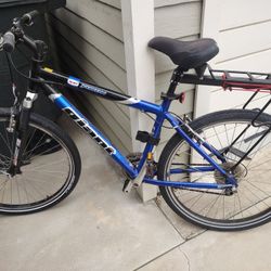 Giant Mountain Bike  26"