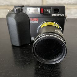 Olympus Camedia C‑3040 Zoom, a vintage digital camera