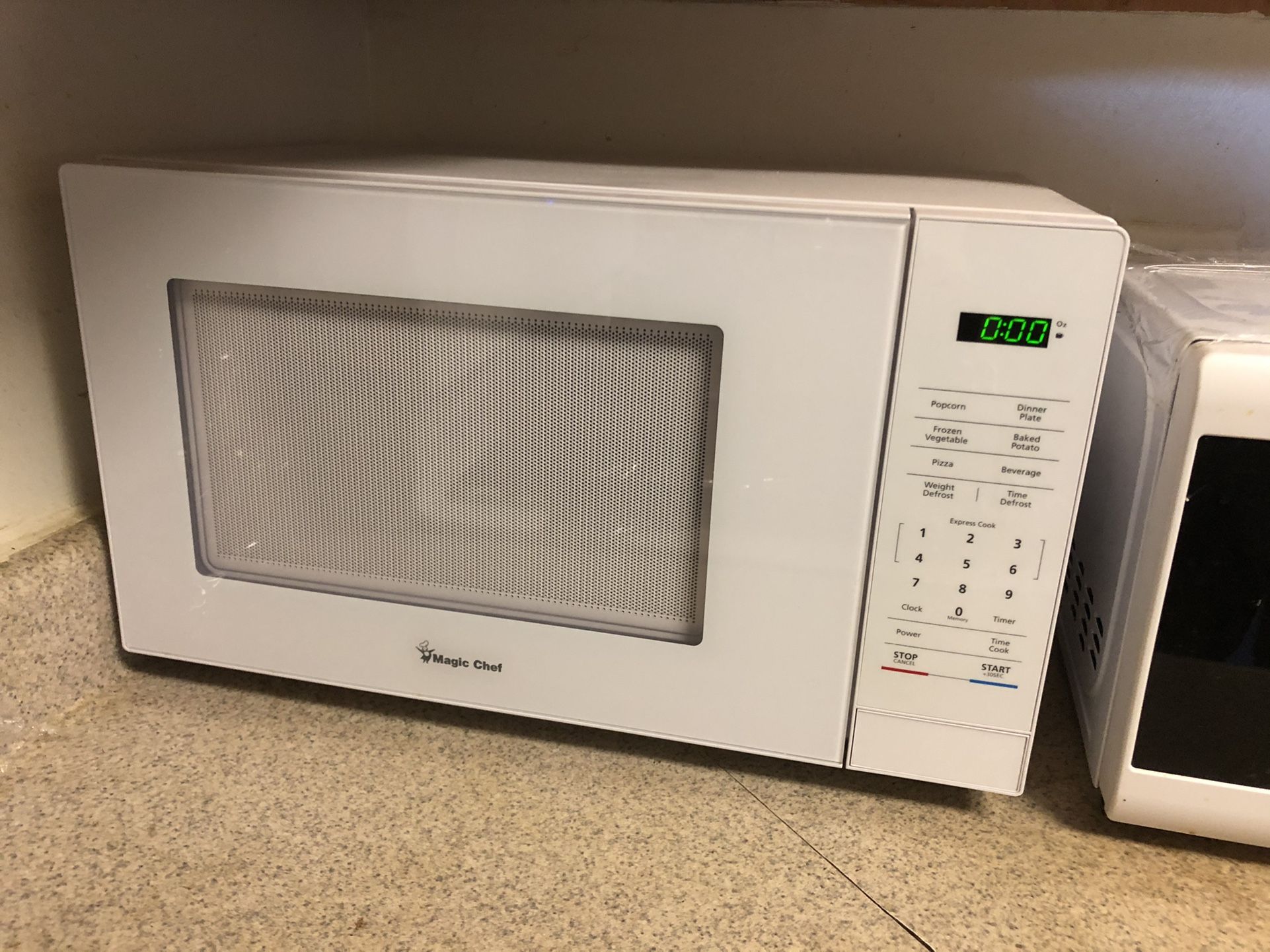 99% New Magic Chef High Capacity Microwave 