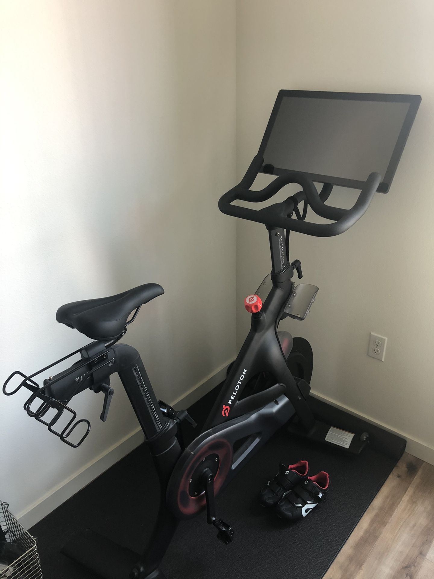 Peloton bike 3rd generation - don’t wait for 8+ week delivery, pick it up today!!