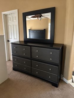 Dresser with 2 night stand