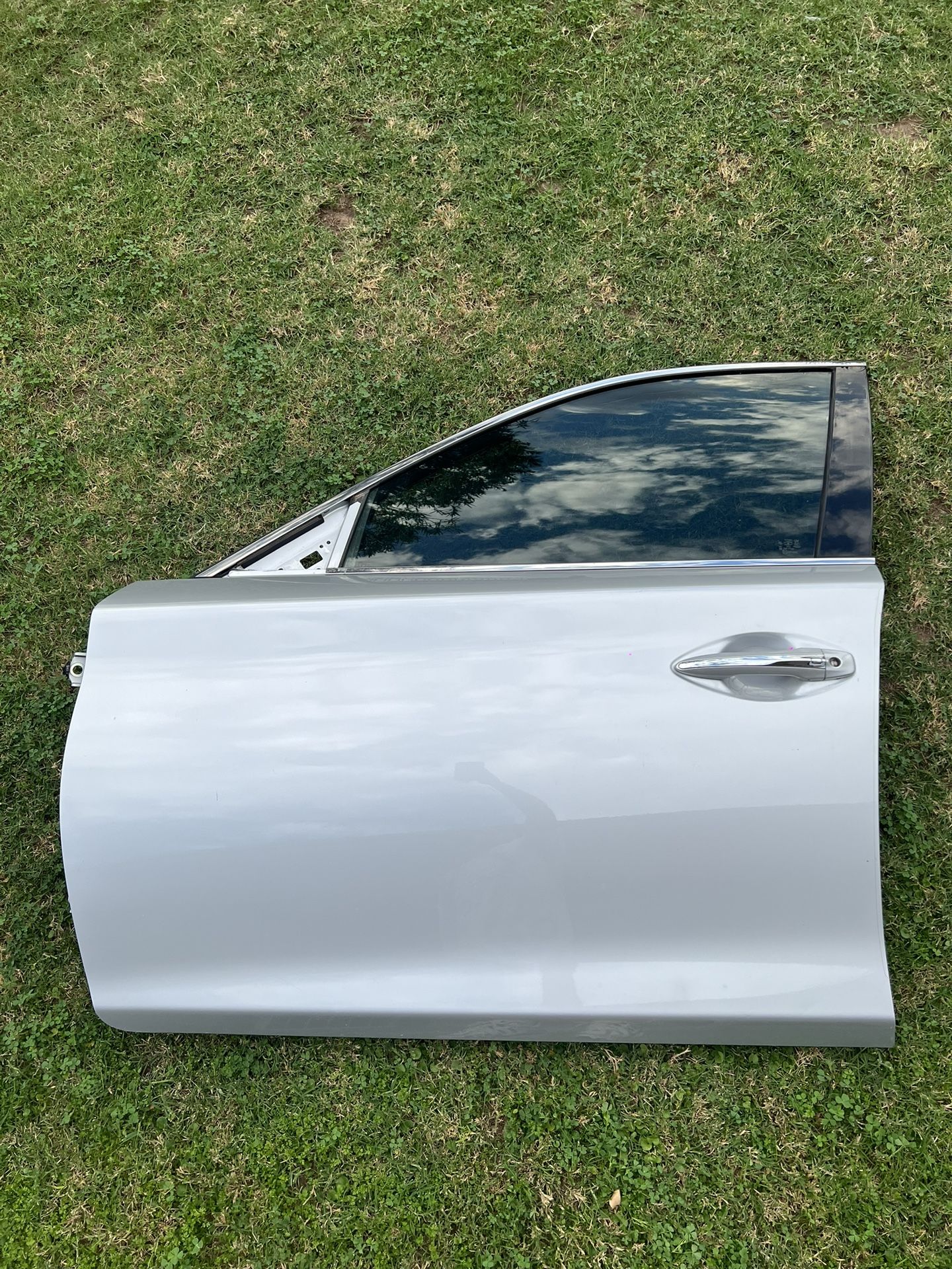 Infiniti Q50 Door