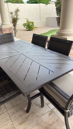 Outdoor Table + 6 chairs