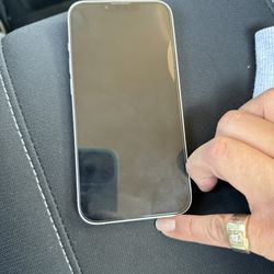 iPhone 13 Almost Brand New 🙏🏽👍 Great Conditions 