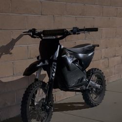 Bombmoto B1
