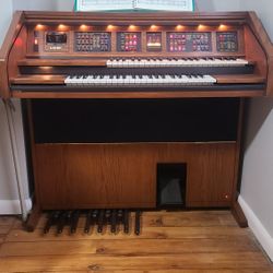 Lowrey G265 Organ