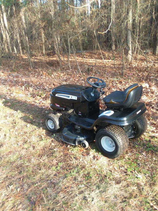 Craftsman LT 2000 with INTEK 20 OHV Briggs Stratton moter for Sale in