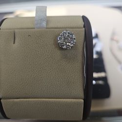 Diamond Stud Earring