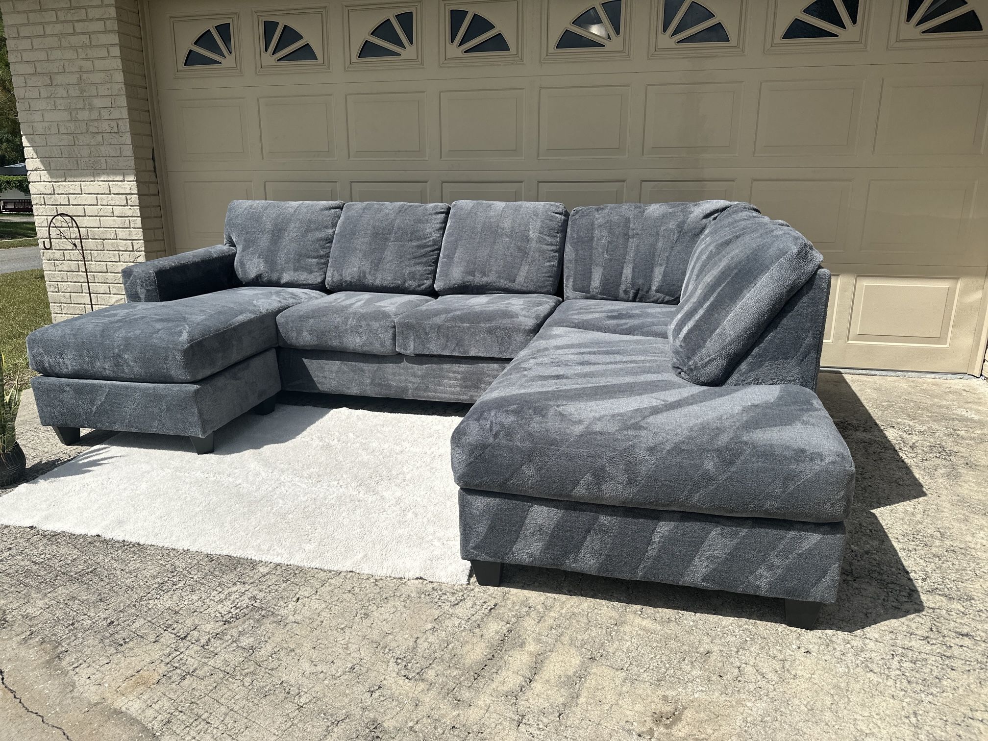 3-piece Gray Sectional Couch