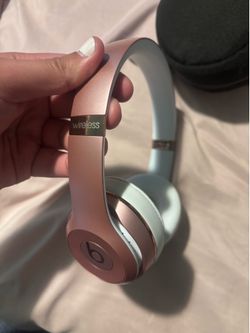 Beats headphones pink