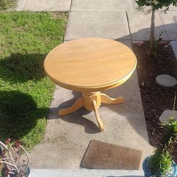 kitchen table bearly used with extension table piece and dell monitors