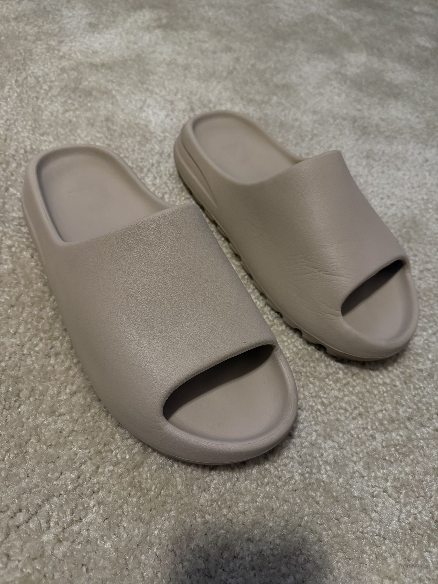 Adidas Yeezy Slide Bone Size 11