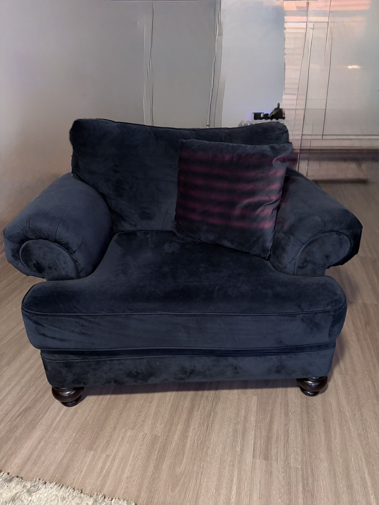 Hampton Oversized Chair