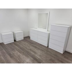 Dresser With Mirror, Chest And Two Nightstands-Cómoda Con Espejo, Gavetero Y Dos Mesitas De Noche 