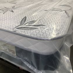 🌟✨Mattress Pillow Top All Sizes ✨🌟 ☑️ 12” inches tall 🟦All sizes 🛏💤 🟠Queen sizes $199 🟡Full sizes $179 🟢Twin sizes $150 🔵Cal king $320 🟣E. K