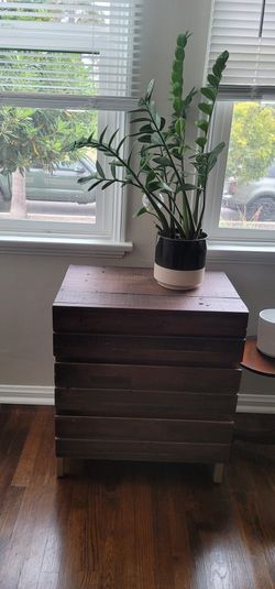 Beautiful Dresser + Matching End Table – Great Condition!