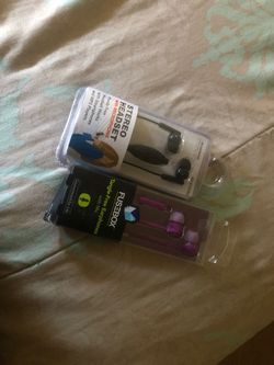 HEADPHONES WITH MICROPHONE