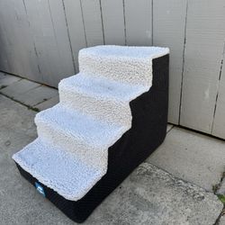 *GENTLY USED* 4-STEP PET STAIRS: 2-TONE GREY SHEARLING/FABRIC COVER & STEADY FIRM FOAM BASE