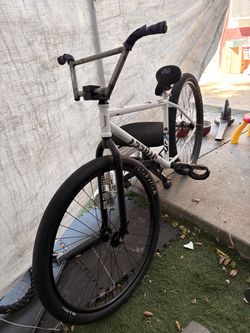 Street co white 29