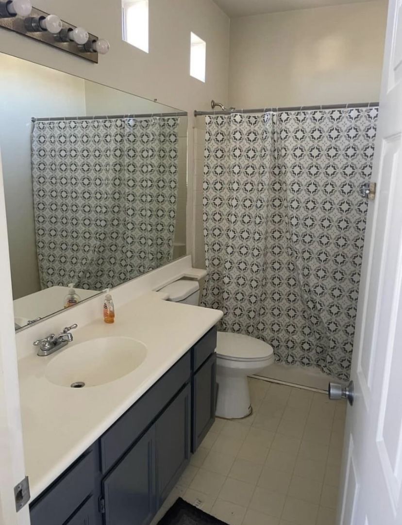 Beautiful Room In South Corona Luxurious Area 950 A Month Utilities Included!