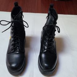 Women's 7 1/2 Combat Boots